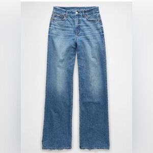 AE Strigid Curvy Super High-Waisted Baggy Straight Jean